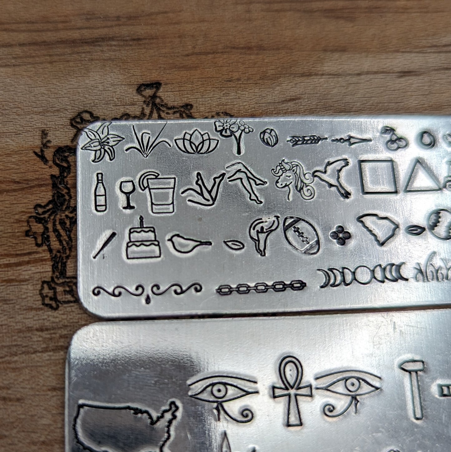 Design Stamp Destash 2023